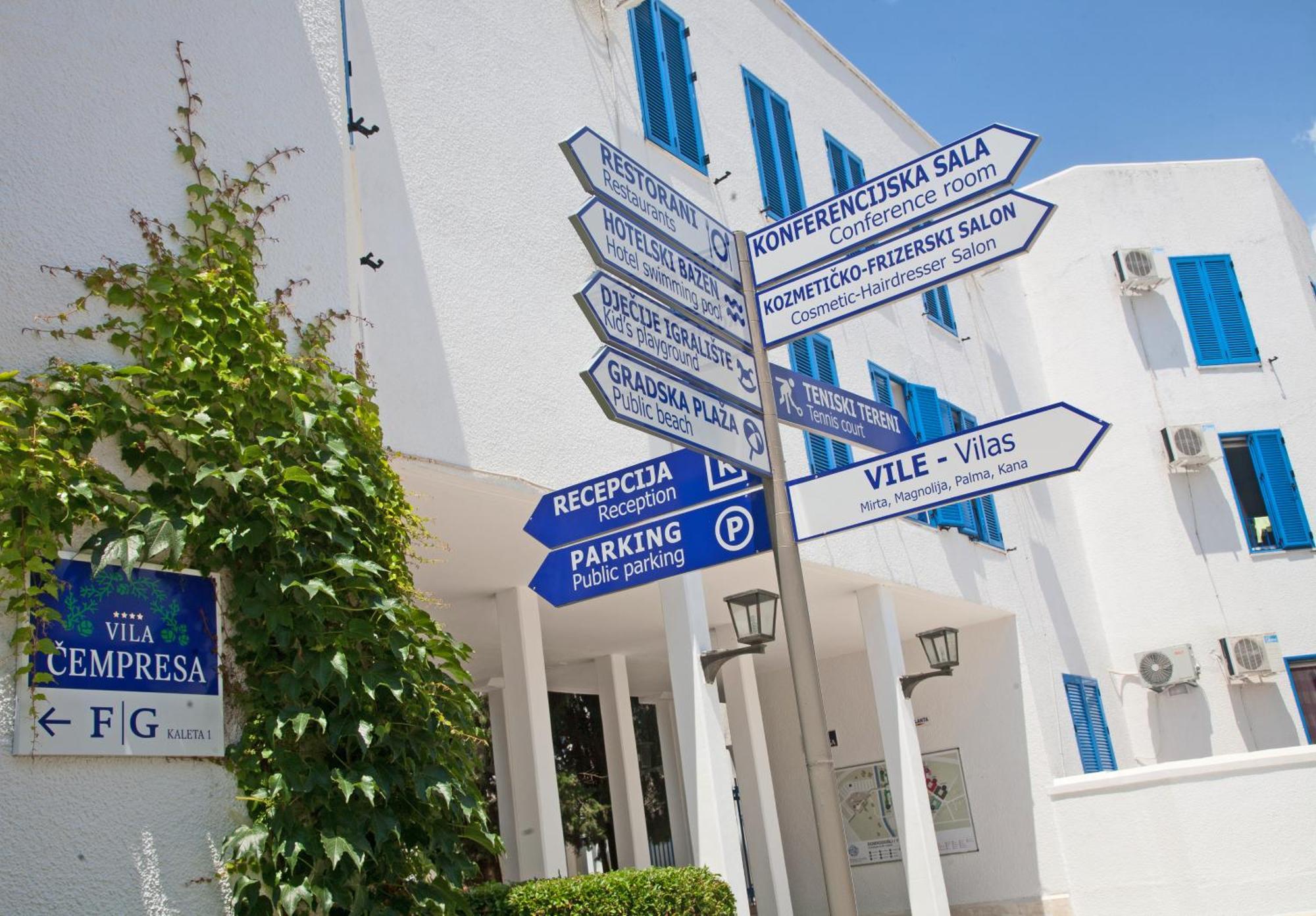 Slovenska Plaza Hotel 4*